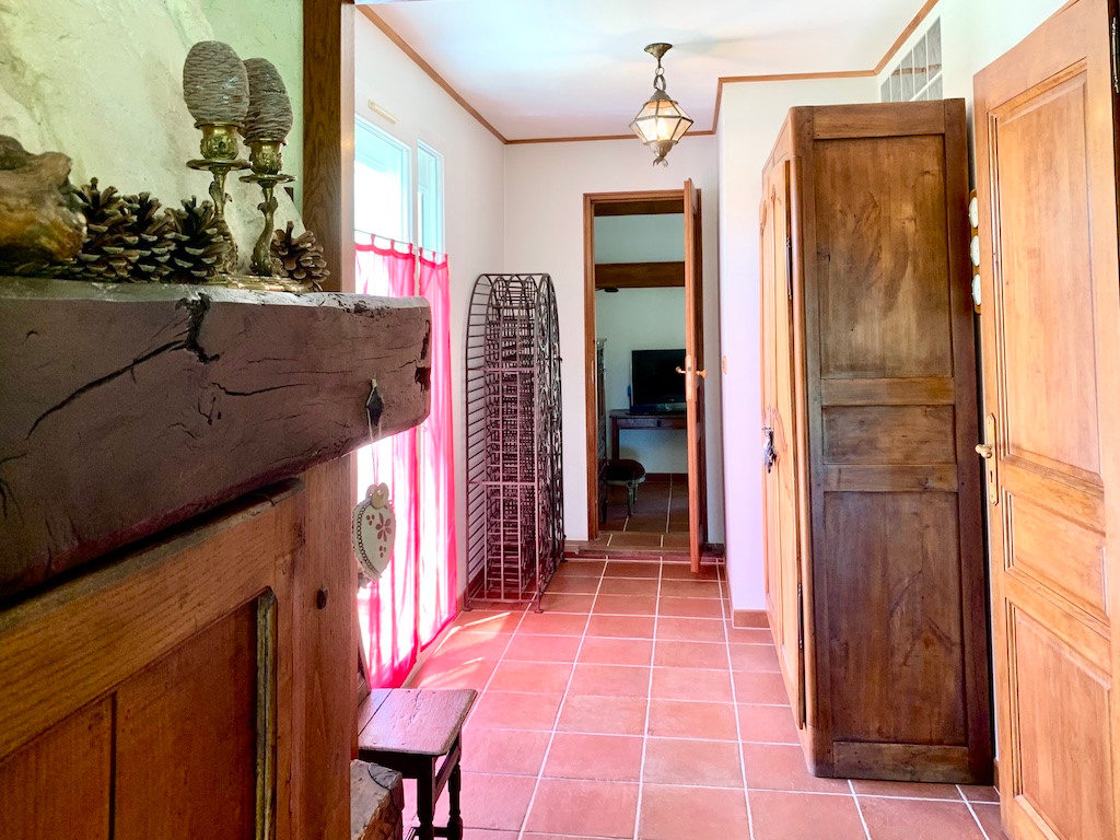 TRESPOUX-RASSIELS Maison plain-pied avec piscine, dépendance et double garage à proximité directe de Cahors 11
