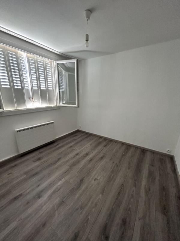 DRAGUIGNAN À vendre T4 lumineux au dernier étage, proche centre-ville et commerces 4