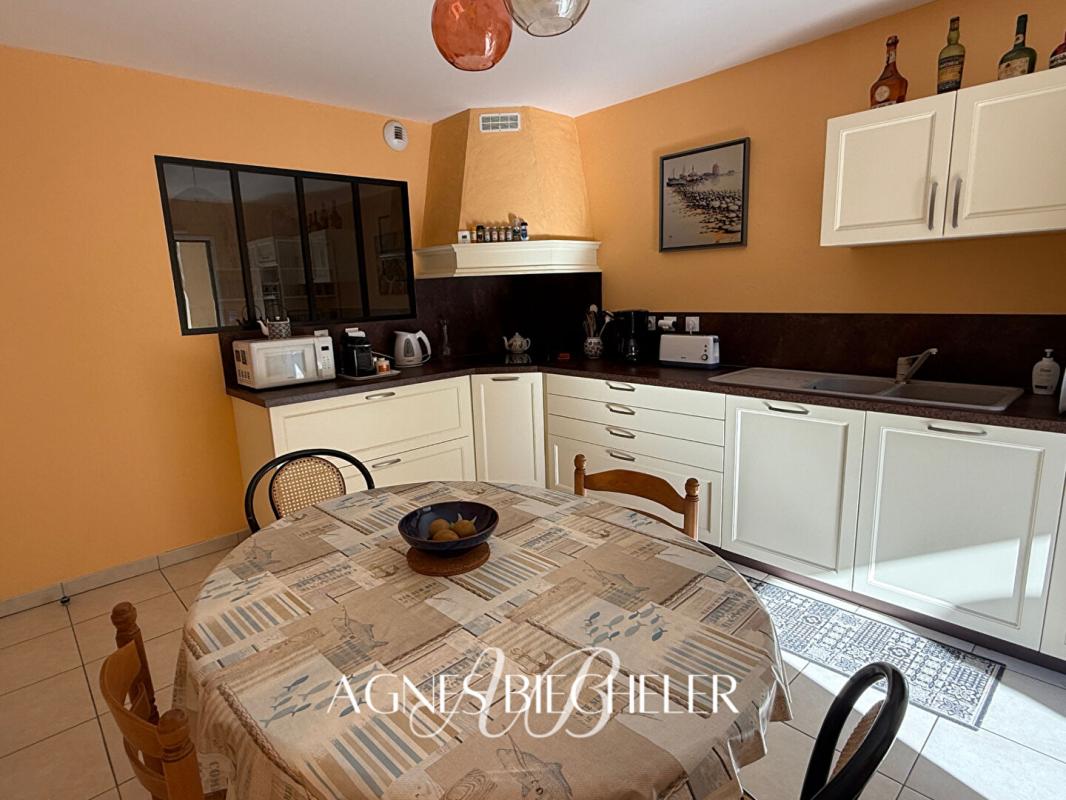 BANYULS-SUR-MER Appartement Banyuls s/mer 3 pièce(s) 94 m2 + garage fermé 8