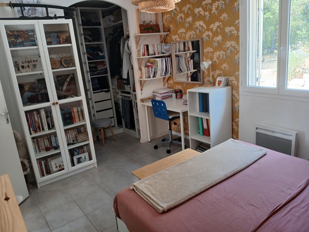 CAMPS-LA-SOURCE Maison T5 de 108 m2 sur 1705m² de terrain au calme - Camps La Source 13