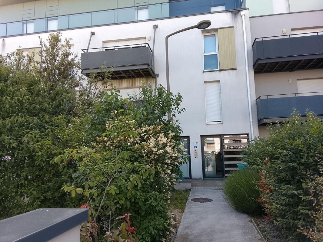 MONTLOUIS-SUR-LOIRE Appartement Montlouis Sur Loire 2 pièce(s) 59 m2 11