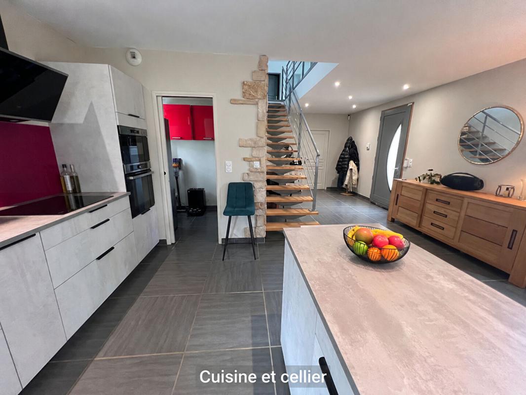 SAVIGNY SAVIGNY, maison 189m2 sur terrain  avec dépendance 4