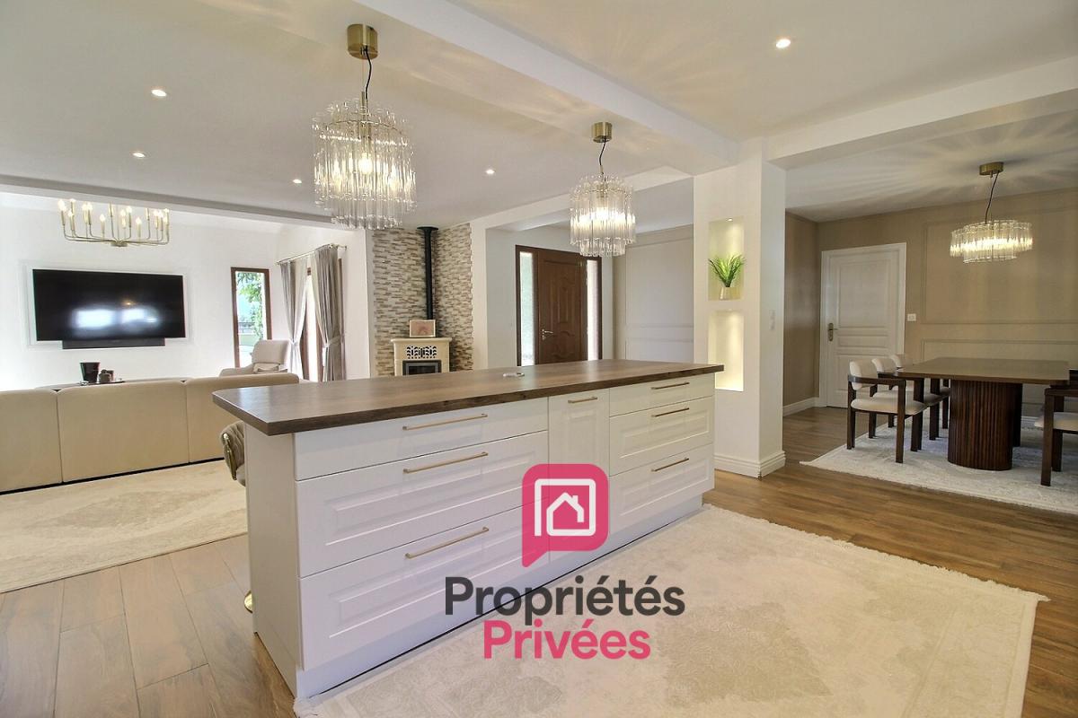 AMILLY Coup de Coeur pour cette contemporaine de 150 m2 aux espaces lumineux ! 5