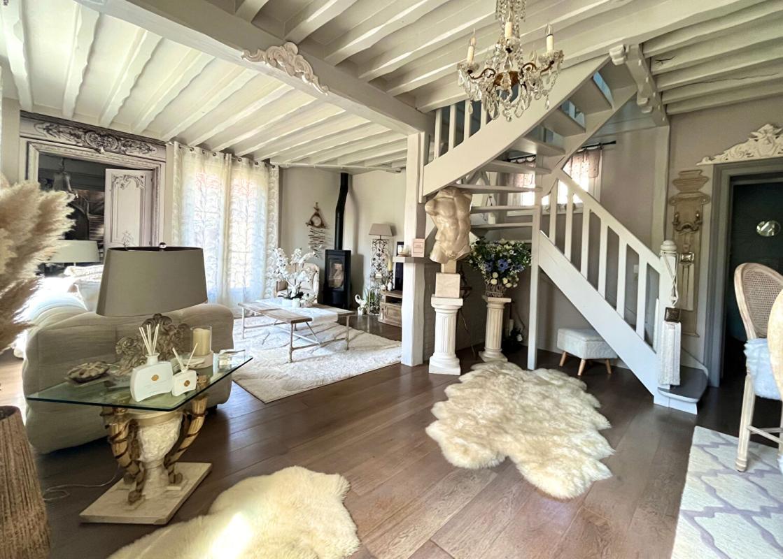 ATTICHY Belle propriété de 260m² 9