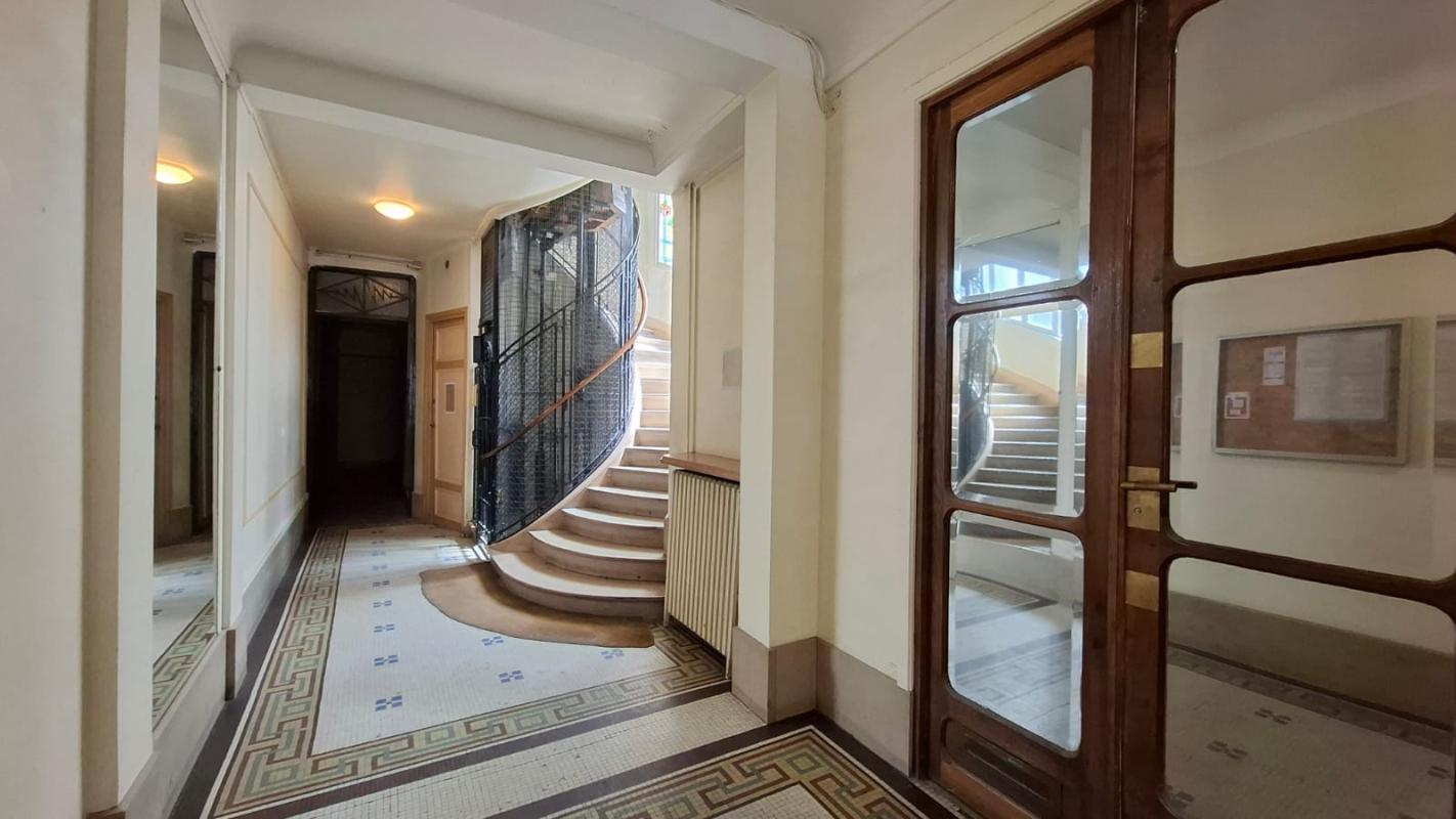 PARIS-15E-ARRONDISSEMENT Appartement 2 pièces 32 m2 rue Labrouste Paris 15 12