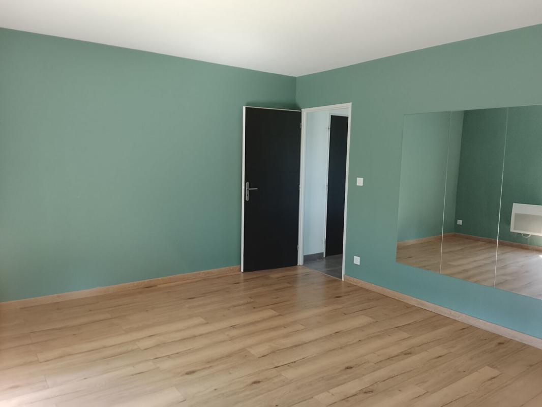 LA PEROUILLE Maison La Perouille 3 pièce(s) 115 m2 8