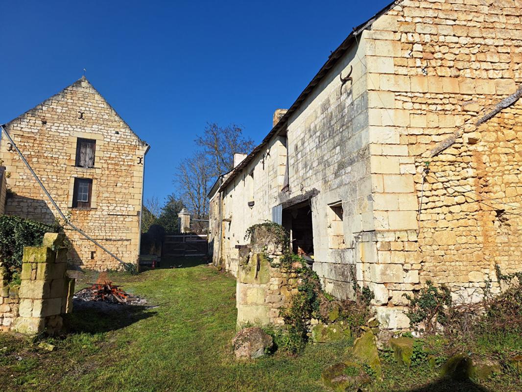 LERNE LERNÉ (37500) - Ensembles de Bâtisses à rénover (315 m2) 2