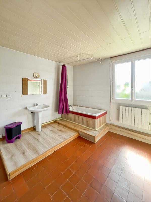 VENESMES Maison de charme dans une impasse, Calme et potentiel à Venesmes 11