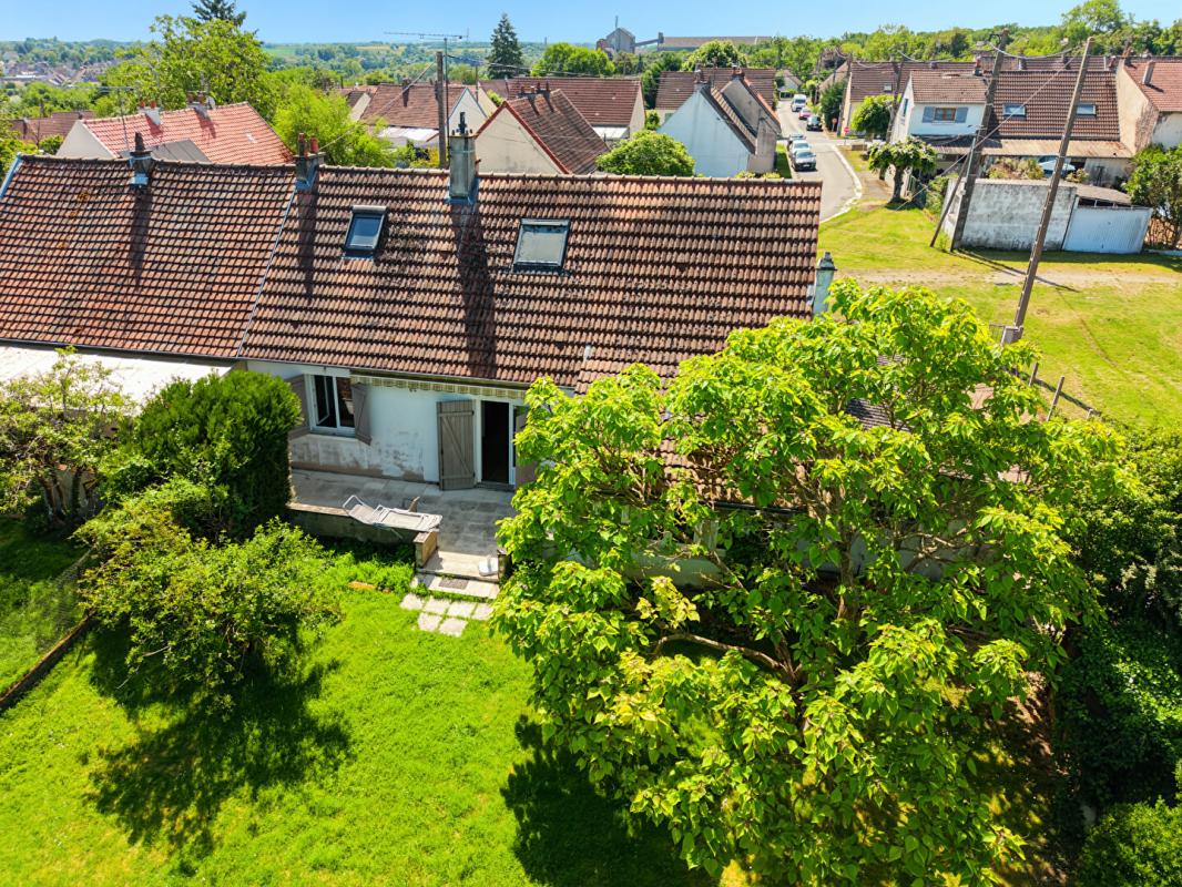 VENESMES Maison de charme dans une impasse, Calme et potentiel à Venesmes 3