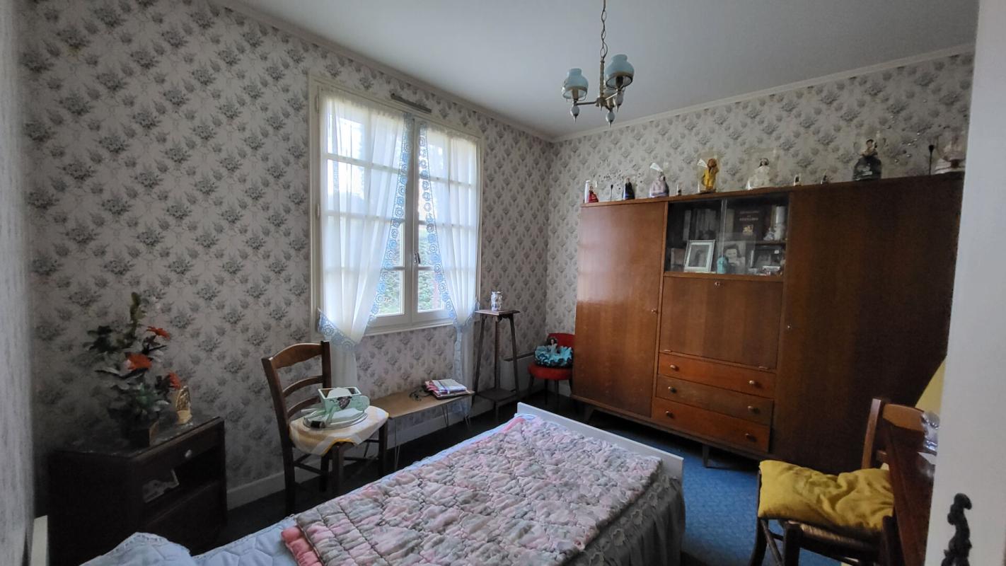 MUSSIDAN Maison 24400 Mussidan 6 pièces 112 m2 sous sol total garage atelier pièce grenier jardin 2350 m² 12