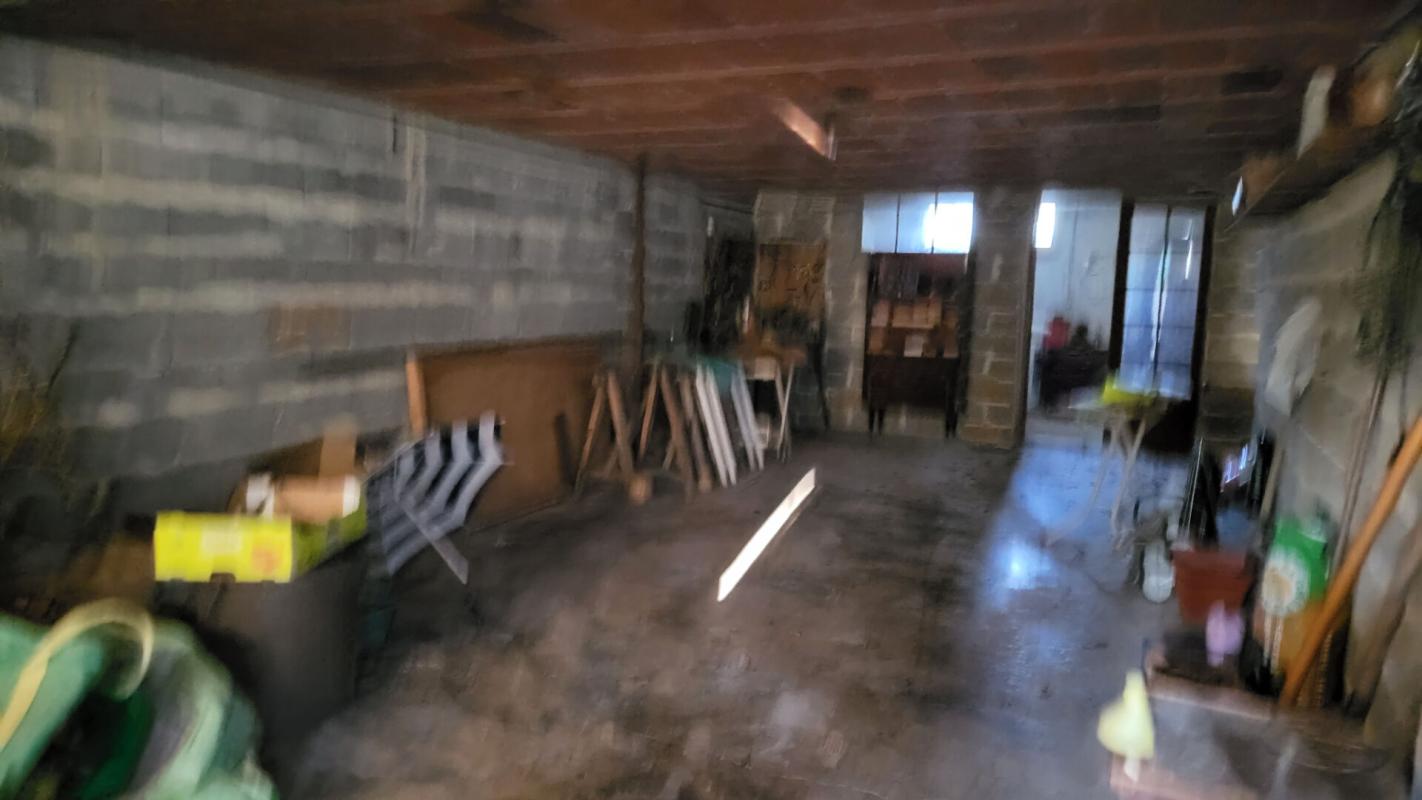 MUSSIDAN Maison 24400 Mussidan 6 pièces 112 m2 sous sol total garage atelier pièce grenier jardin 2350 m² 17