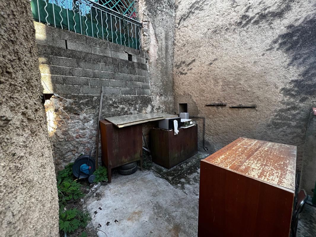 RIANS RIANS MAISON T4 AVEC COUR ET CAVE IDEAL INVESTISSEUR 11