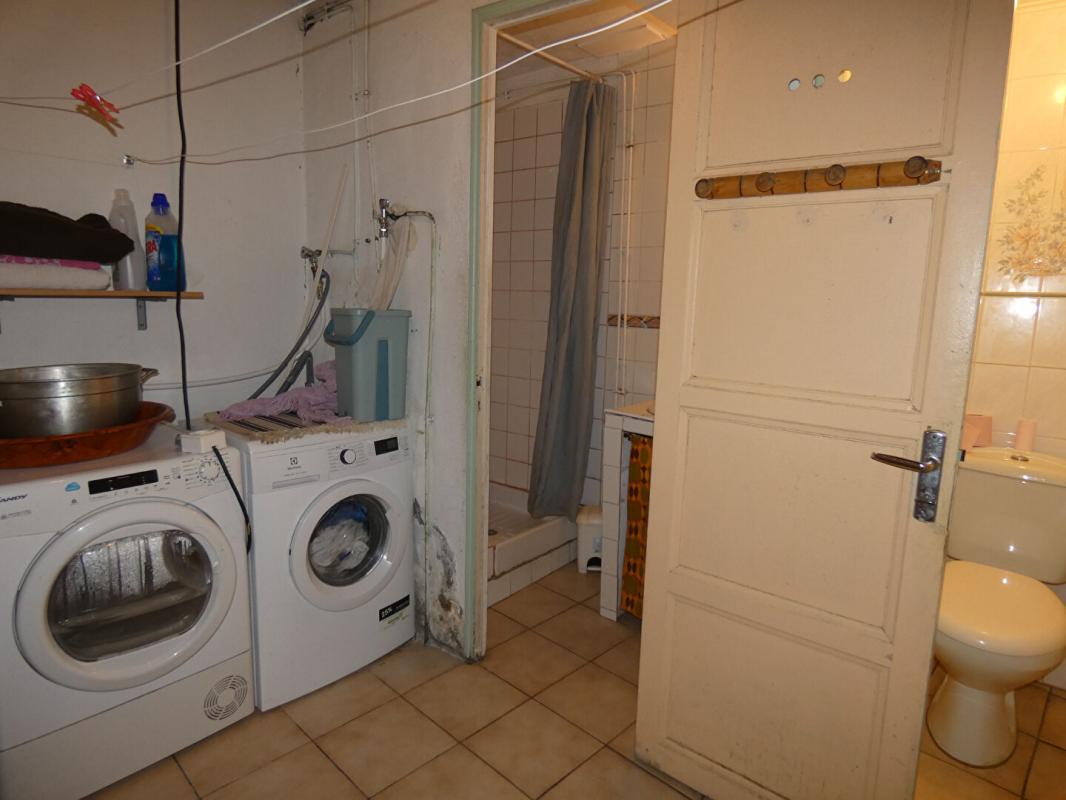RIANS RIANS MAISON T4 AVEC COUR ET CAVE IDEAL INVESTISSEUR 12