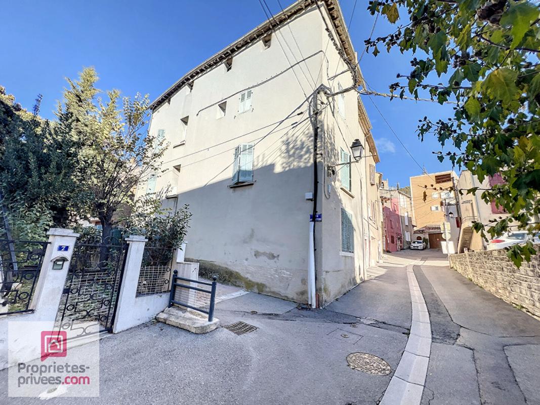 RIANS RIANS MAISON T4 AVEC COUR ET CAVE IDEAL INVESTISSEUR 18