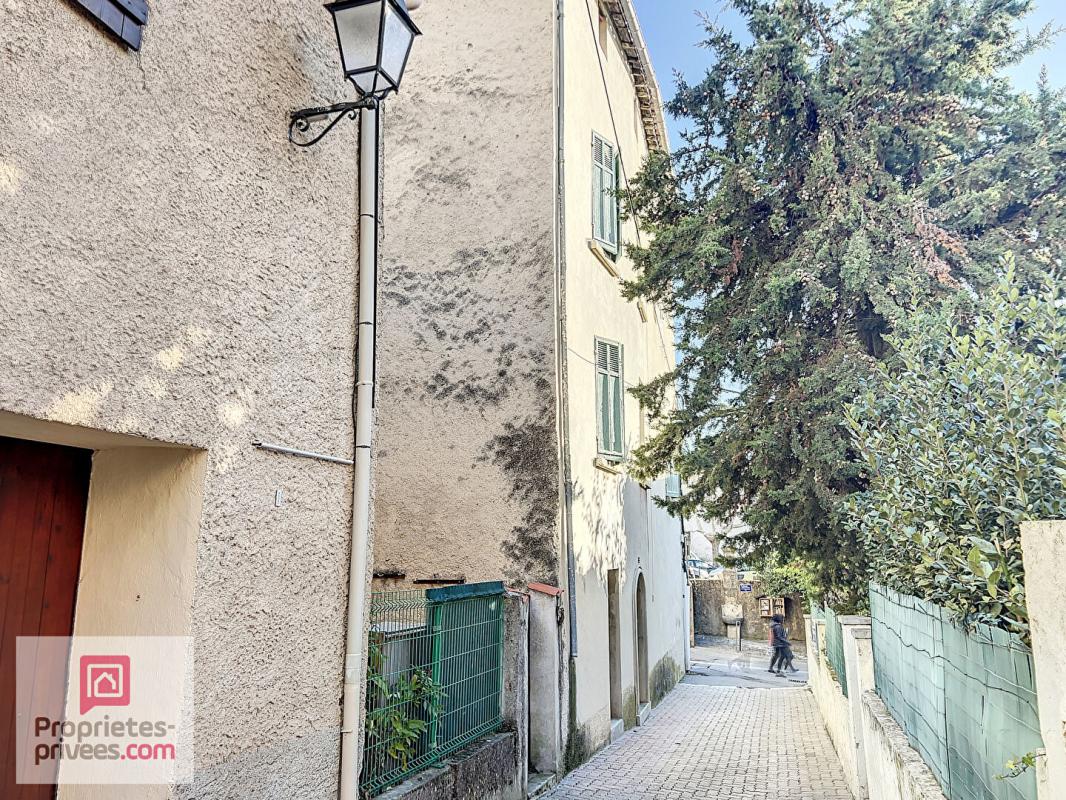 RIANS RIANS MAISON T4 AVEC COUR ET CAVE IDEAL INVESTISSEUR 4