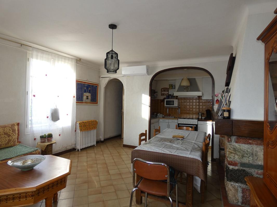 RIANS RIANS MAISON T4 AVEC COUR ET CAVE IDEAL INVESTISSEUR 5