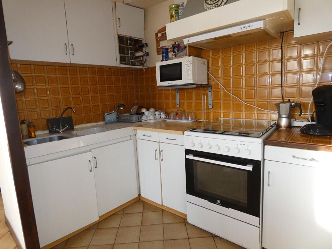 RIANS RIANS MAISON T4 AVEC COUR ET CAVE IDEAL INVESTISSEUR 6