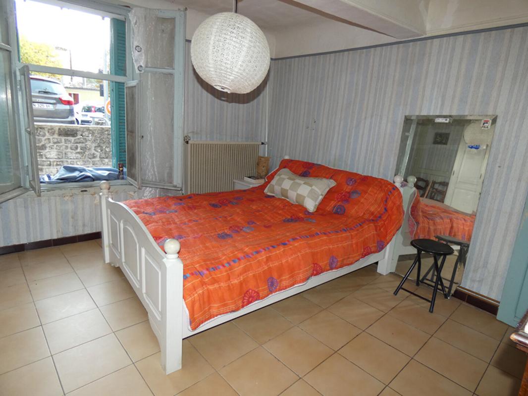 RIANS RIANS MAISON T4 AVEC COUR ET CAVE IDEAL INVESTISSEUR 7