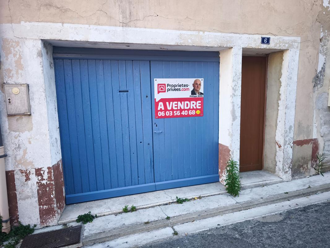 MONTEUX MONTEUX : Maison de ville entièrement rénovée avec garage et cour 1