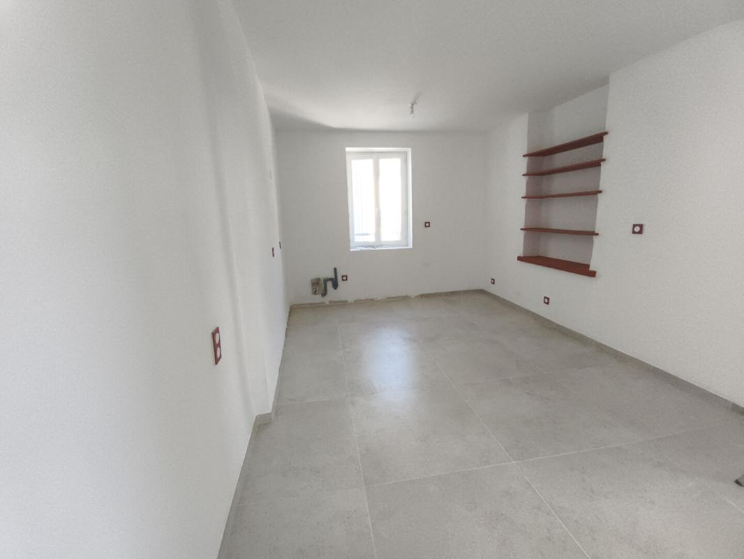 MONTEUX MONTEUX : Maison de ville entièrement rénovée avec garage et cour 8