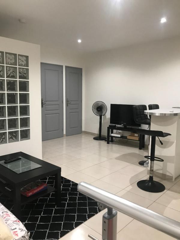 LA ROQUEBRUSSANNE Appartement T1 refait à neuf 1