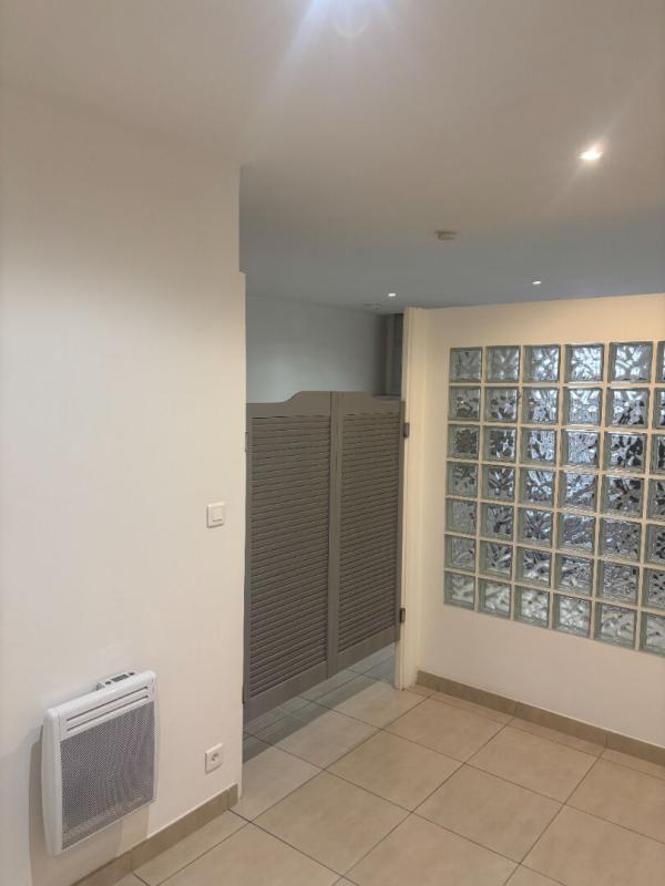 LA ROQUEBRUSSANNE Appartement T1 refait à neuf 11