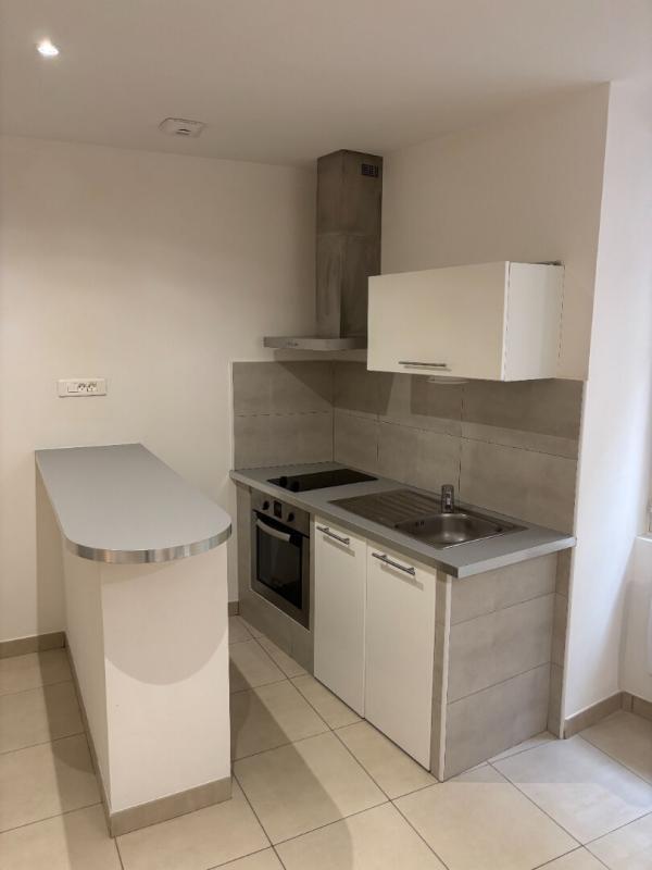 LA ROQUEBRUSSANNE Appartement T1 refait à neuf 5