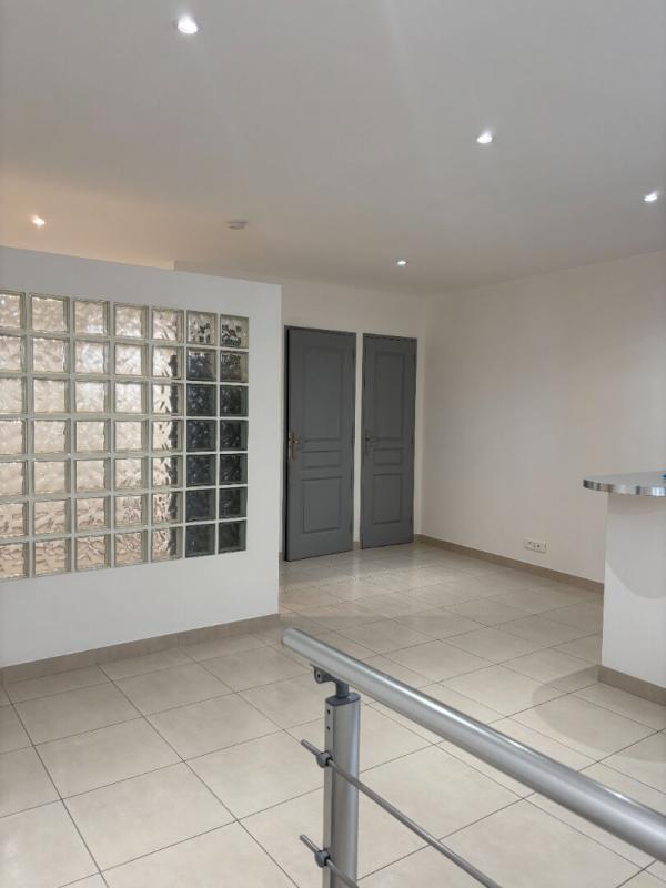 LA ROQUEBRUSSANNE Appartement T1 refait à neuf 8