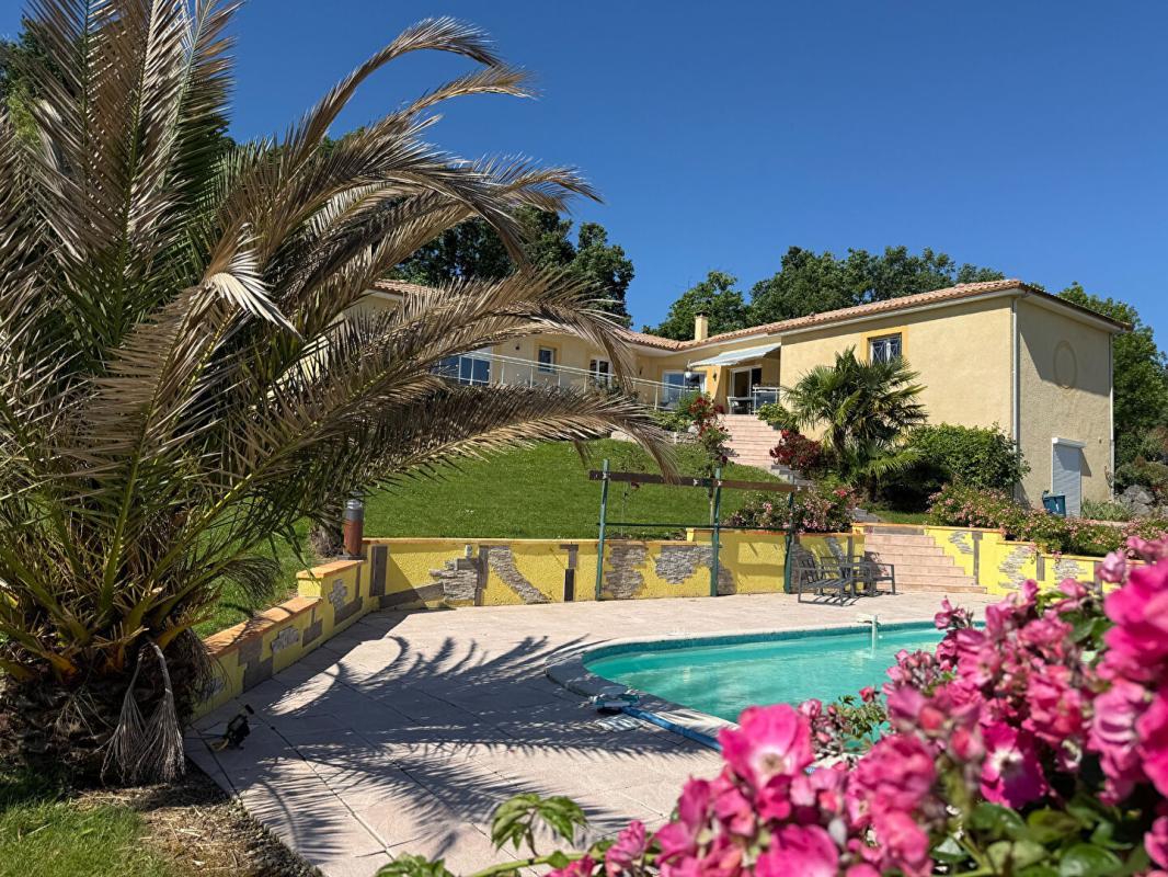 AIRE-SUR-L'ADOUR Maison Aire Sur L Adour 6 pièce(s) 151 m2 5