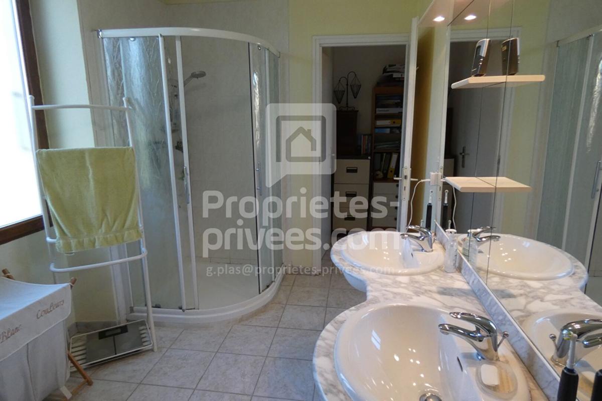 DURAVEL Propriété d'Exception en Pierre avec Piscine et 5 ha, Duravel (46700) 16