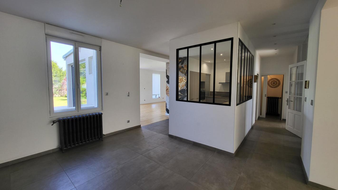 SAINT-QUENTIN Maison de caractère, quartier Remicourt, jardin, grand garage 6