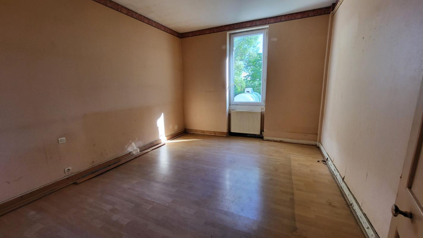 BOSSET 241300 Maison Bosset 5 pièces de plain pied 103 m2 à rénover sur parcelle de 2237 m² 12