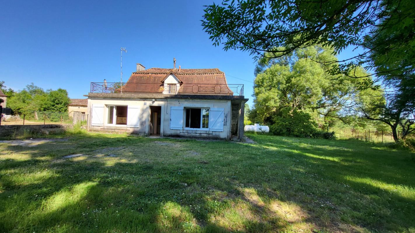 BOSSET 241300 Maison Bosset 5 pièces de plain pied 103 m2 à rénover sur parcelle de 2237 m² 2