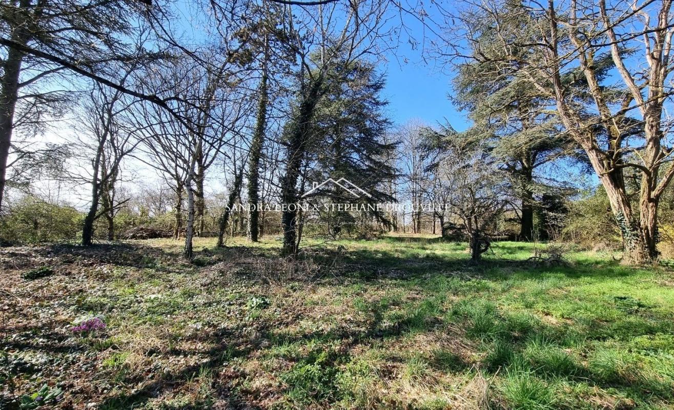 SAINT-PREST SAINT-PREST - CHARMANTE DEMEURE en Pierre de 144 m², 3 CHAMBRES. TERRAIN DIVISIBLE ET CONSTRUCTIBLE 17