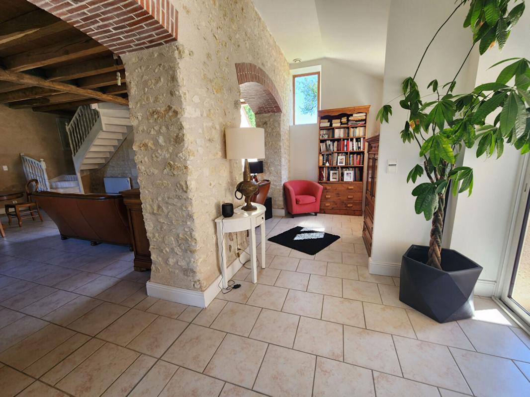 MANTHELAN Maison Manthelan 7 pièce(s) 255 m2 10