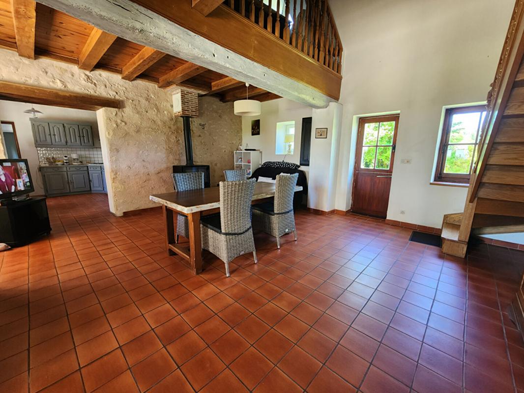 MANTHELAN Maison Manthelan 7 pièce(s) 255 m2 12