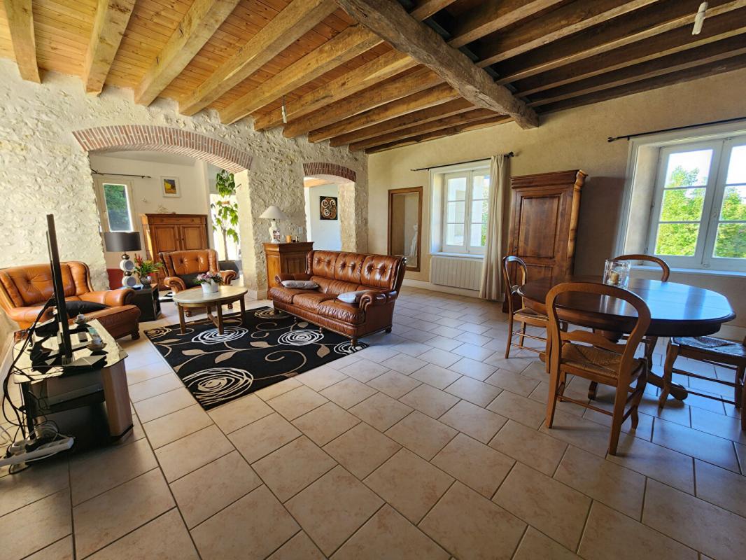 MANTHELAN Maison Manthelan 7 pièce(s) 255 m2 9