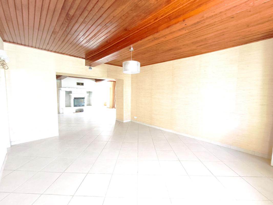 POYARTIN Maison Poyartin 4 pièce(s) 154 m2 plus garage 65 m2 et dépendance 37m2 7