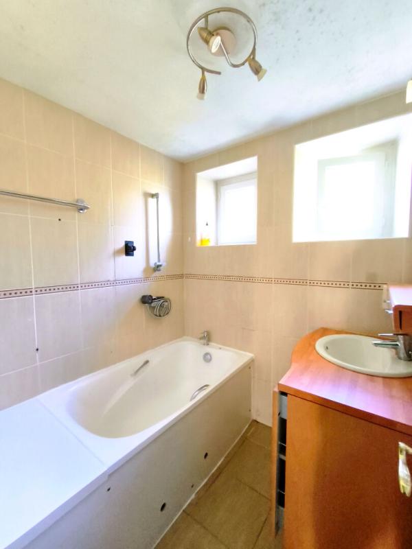 POYARTIN Maison Poyartin 4 pièce(s) 154 m2 plus garage 65 m2 et dépendance 37m2 8
