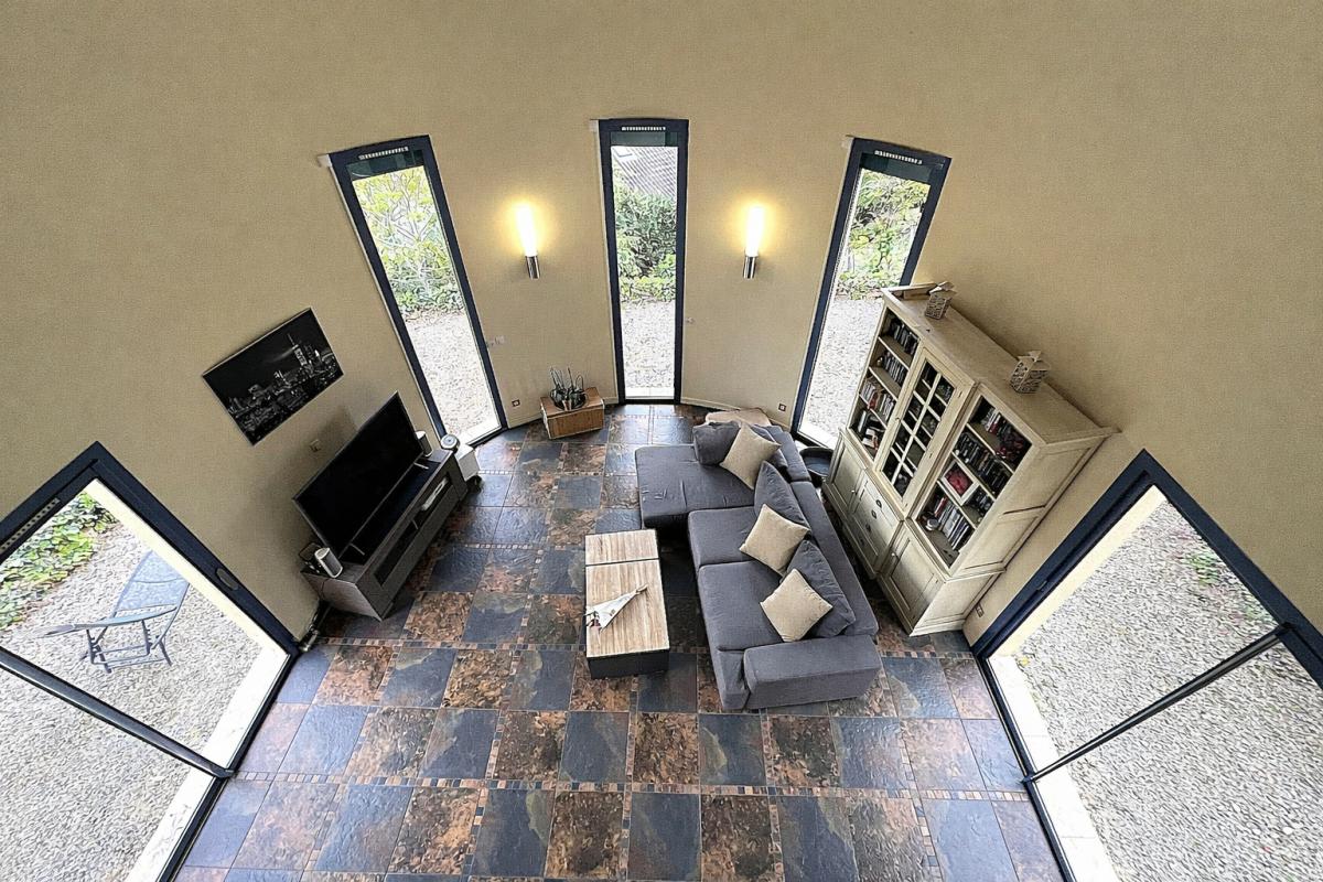 LE BOIS-D'OINGT LE BOIS D'OINGT. Villa d'architecte 6 pièces 175 m2 sur terrain de 1214m2 6