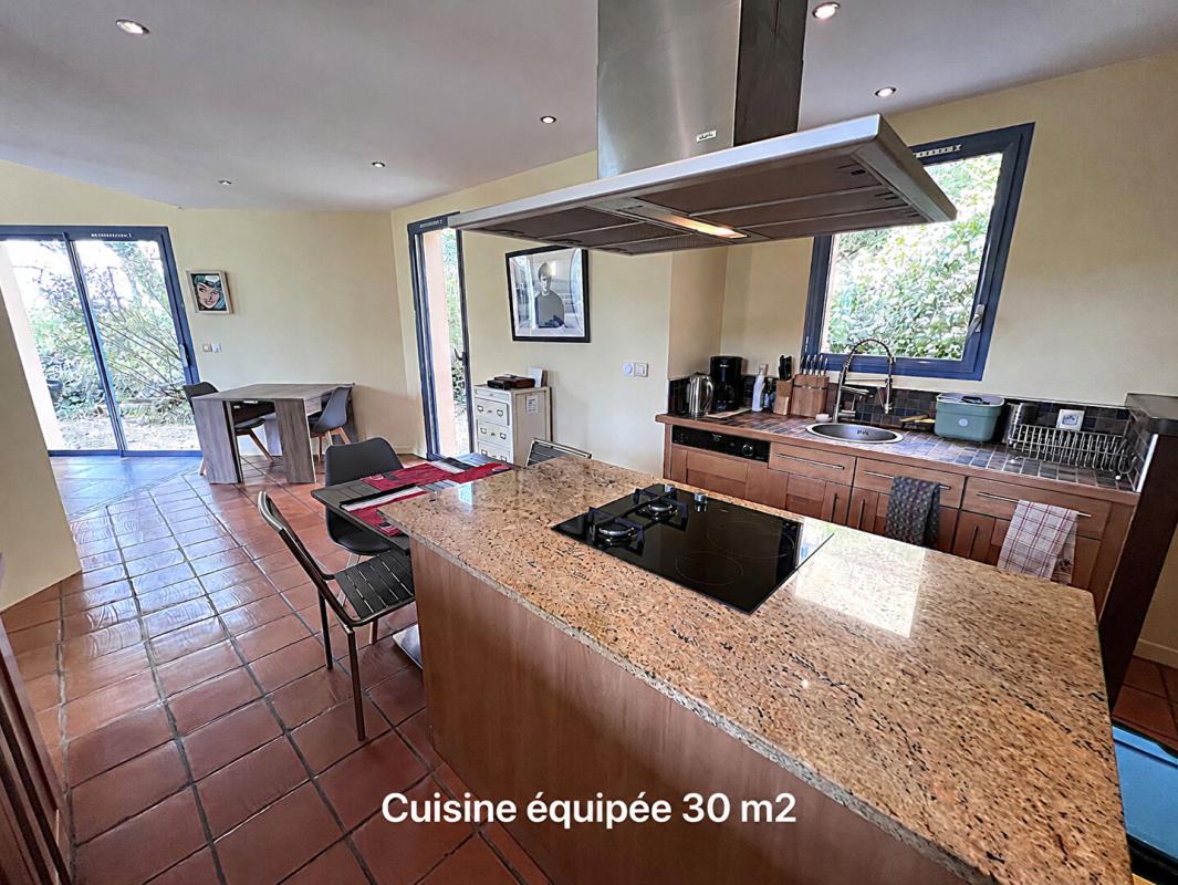 LE BOIS-D'OINGT LE BOIS D'OINGT. Villa d'architecte 6 pièces 175 m2 sur terrain de 1214m2 8