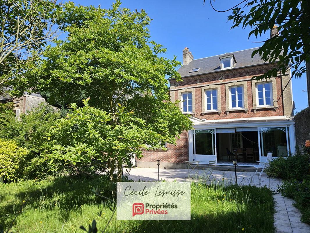 LILLEBONNE Belle maison familiale de caractère au coeur de Lillebonne - Viable de plain-pied! 1