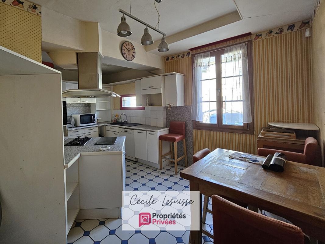 LILLEBONNE Belle maison familiale de caractère au coeur de Lillebonne - Viable de plain-pied! 6