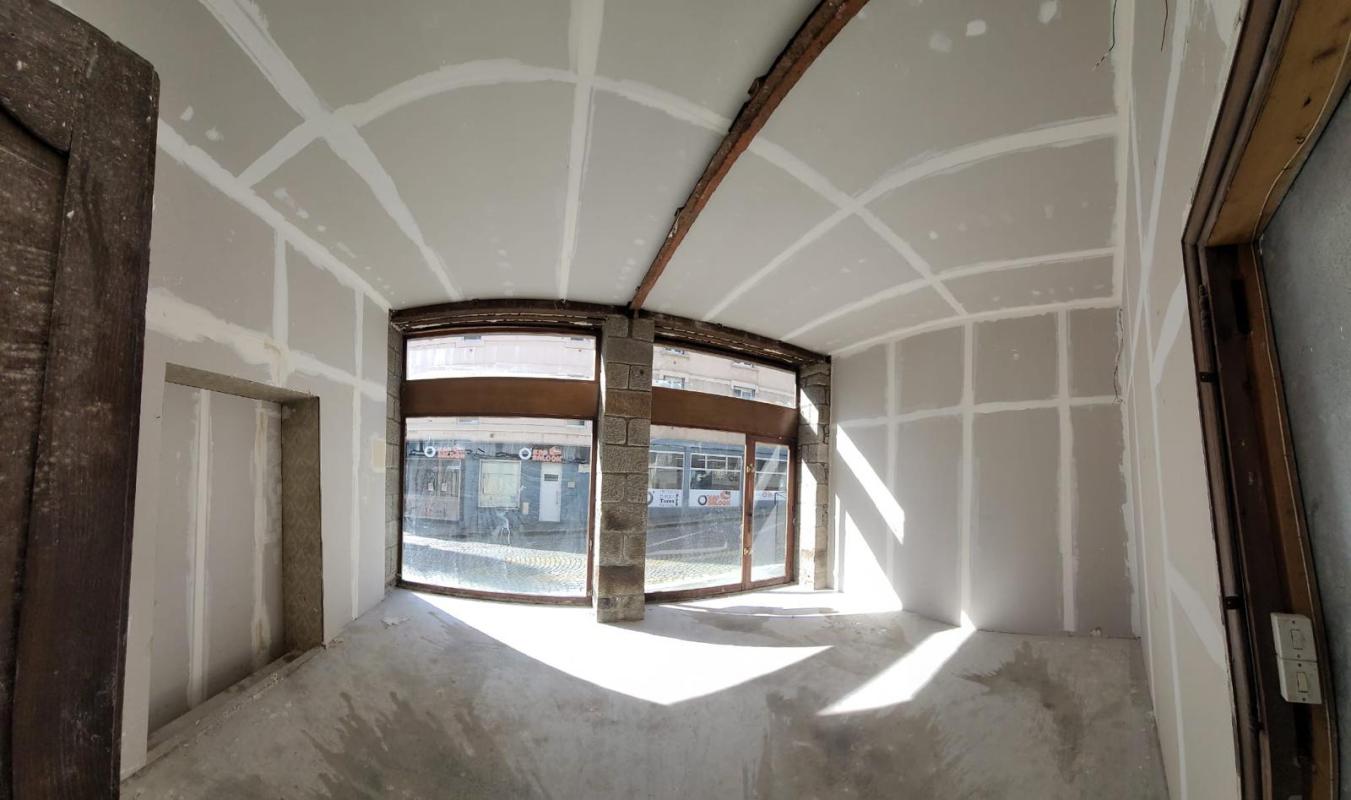 SAINT-BRIEUC SAINT BRIEUC - LOCAL COMMERCIAL 36 m², LOCATION 4