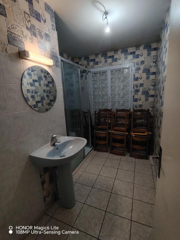 MONDOUBLEAU pavillon de plain pied dans secteur très calme et proche commodités 5