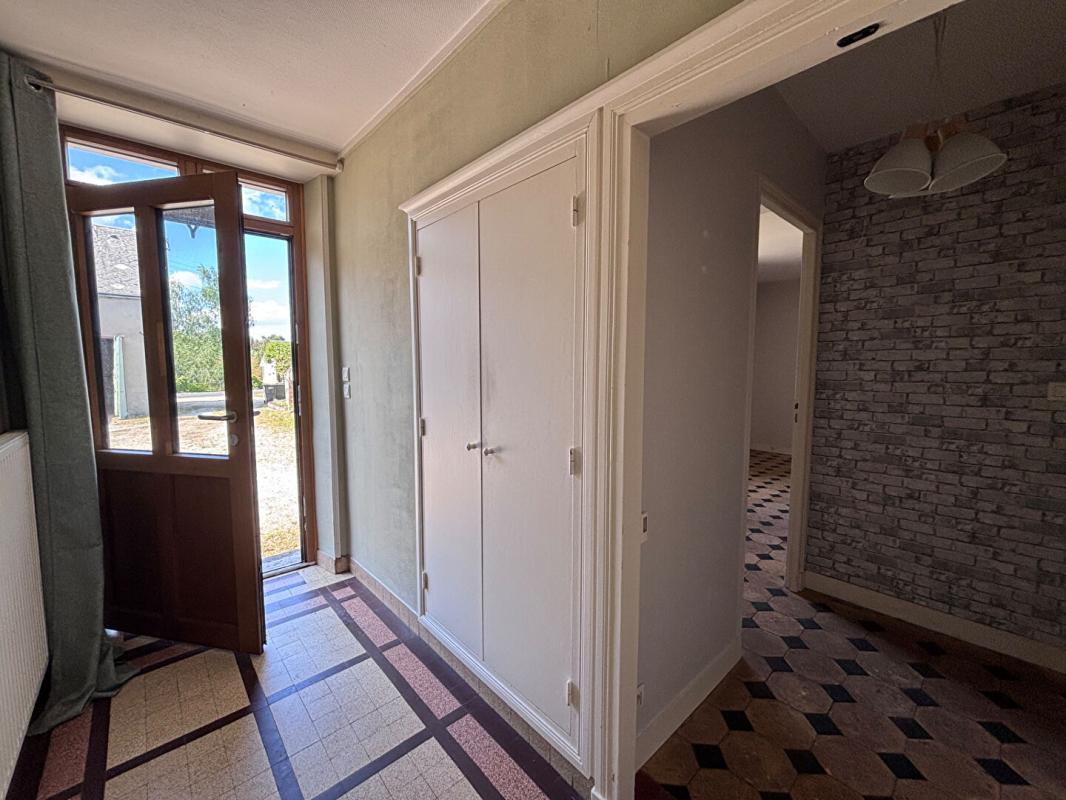 VINEUIL Ensemble immobilier Vineuil Maison + Granges 16