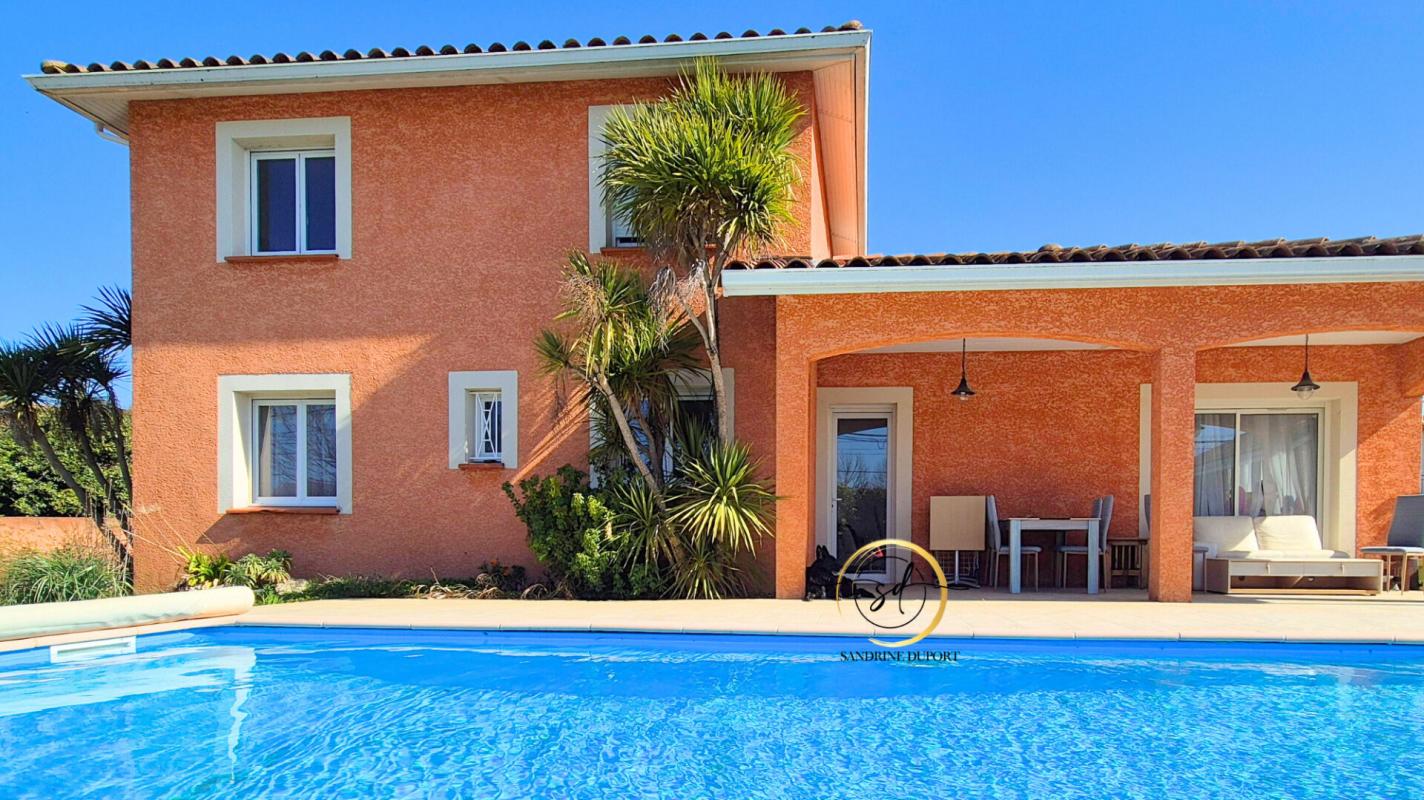 LE FOSSAT Villa 7 pièce(s) 121 m2 sur terrain de 890 m2 environs - piscine pool house - garage 1