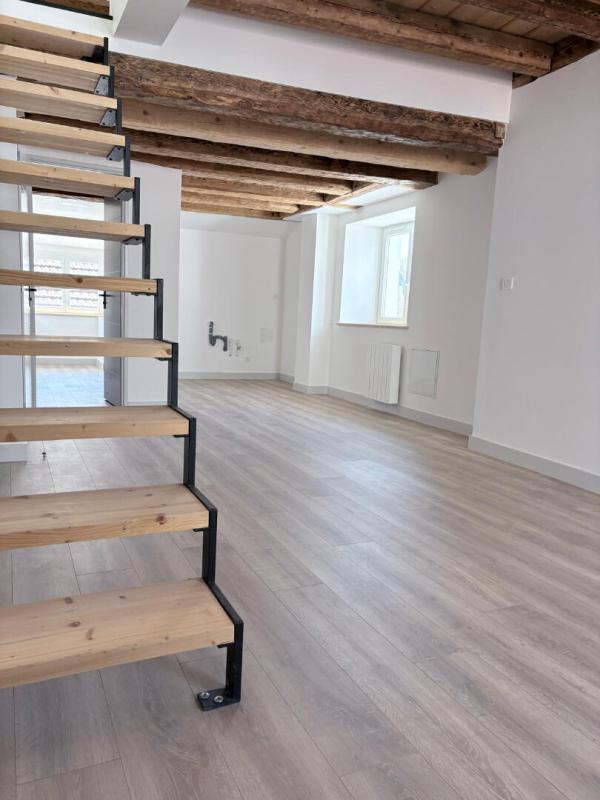 LONS-LE-SAUNIER Duplex de charme en plein coeur de Lons-le-Saunier 3