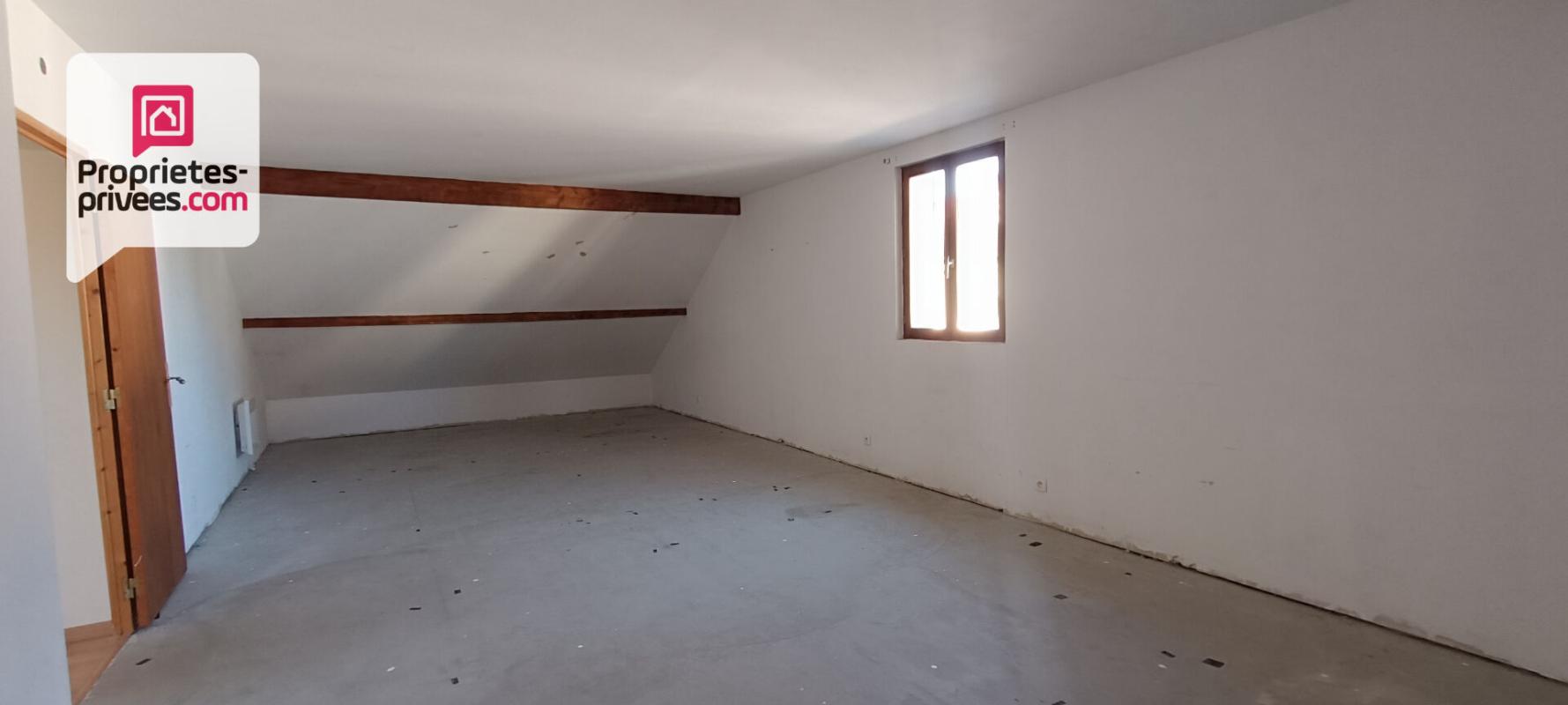 CONFLANS-SUR-LANTERNE Maison 185 m2 et bâtiment annexe 13