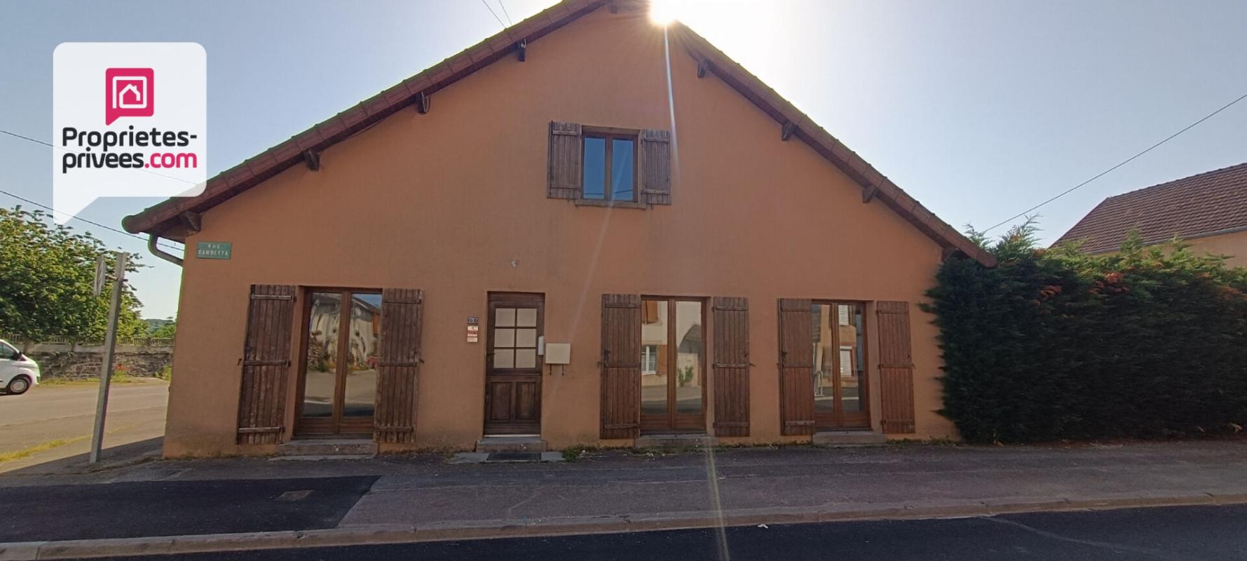 CONFLANS-SUR-LANTERNE Maison 185 m2 et bâtiment annexe 17